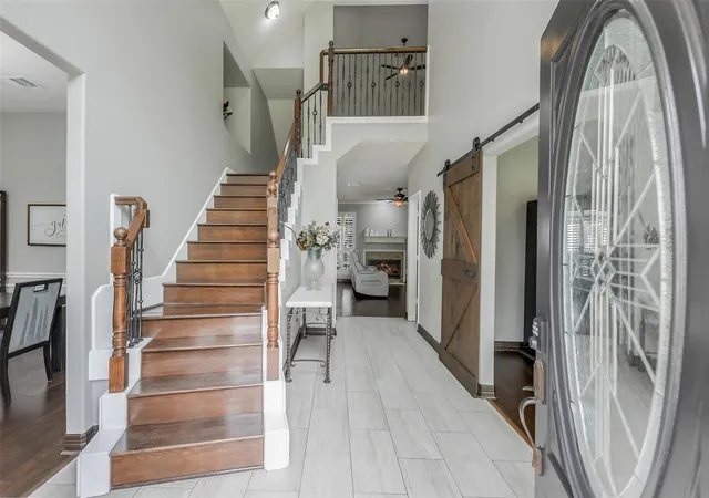 Photo 3 of Single family home for sale at 723 Forest Ln Dr, Conroe, TX 77302 | MLS# 95422767 | Listing updated on 2026-09-23