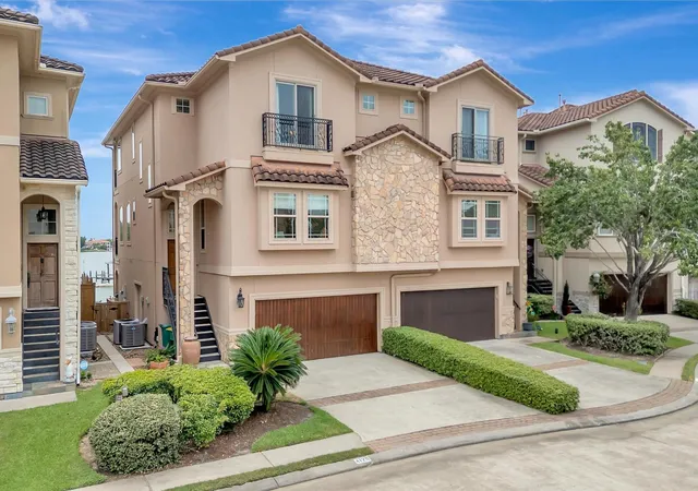 Photo 1 of Townhouse for sale at 4125 Boardwalk Blvd, Seabrook, TX 77586 | MLS# 61922261 | Listing updated on 2026-09-06