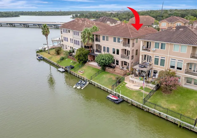 Photo 3 of Townhouse for sale at 4125 Boardwalk Blvd, Seabrook, TX 77586 | MLS# 61922261 | Listing updated on 2026-09-06