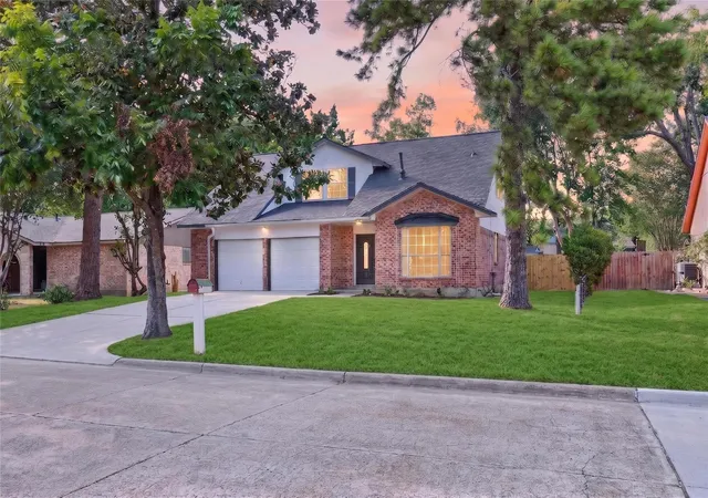 Photo 3 of Sale Pending at 2426 Woodsdale Blvd, Houston, TX 77038 | MLS# 59974527 | Listing updated on 2026-09-19