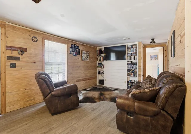 Photo 3 of Single family home for sale at 2193 W Cr 3209, Mount Enterprise, TX 75681 | MLS# 57038509 | Listing updated on 2026-09-02