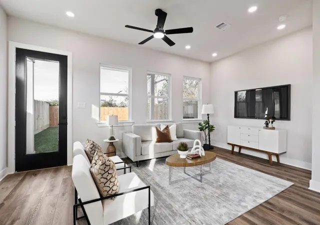 Photo 3 of Multi family home for sale at 1564 Godwin St, Houston, TX 77023 | MLS# 74626253 | Listing updated on 2026-09-19
