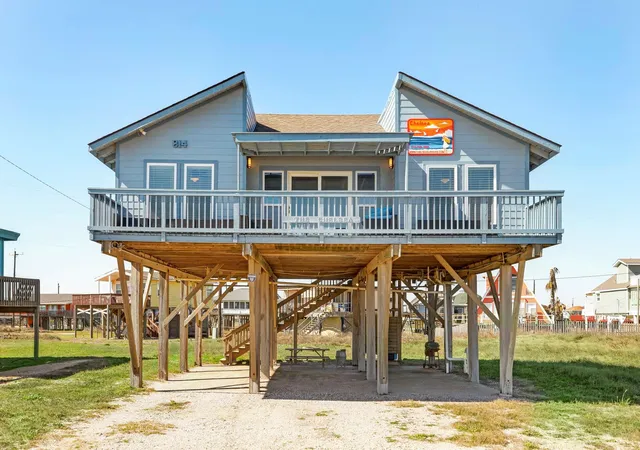 Photo 1 of Single family home for sale at 814 Beach Dr, Freeport, TX 77541 | MLS# 38298308 | Listing updated on 2026-09-19