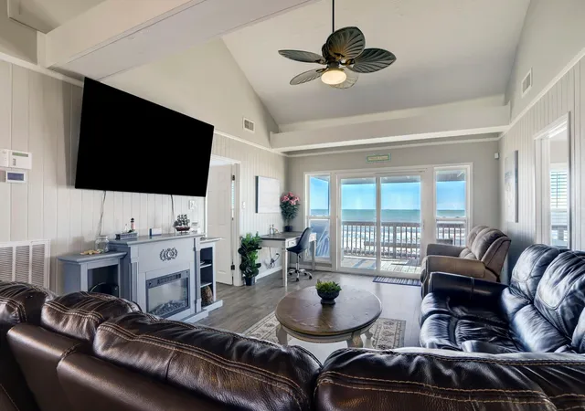 Photo 2 of Single family home for sale at 814 Beach Dr, Freeport, TX 77541 | MLS# 38298308 | Listing updated on 2026-09-19