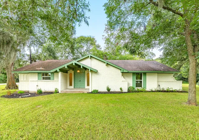 Photo 3 of Single family home for sale at 9020 Fm 1459 Rd, Sweeny, TX 77480 | MLS# 3382836 | Listing updated on 2026-09-19
