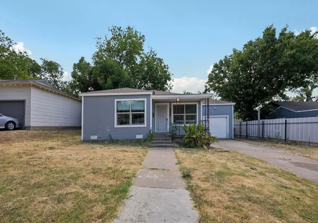 Photo 1 of Single family home for sale at 3455 W Boyce Ave, Fort Worth, TX 76133 | MLS# 90598594 | Listing updated on 2026-09-12