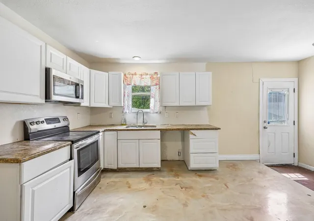 Photo 2 of Single family home for sale at 3455 W Boyce Ave, Fort Worth, TX 76133 | MLS# 90598594 | Listing updated on 2026-09-12