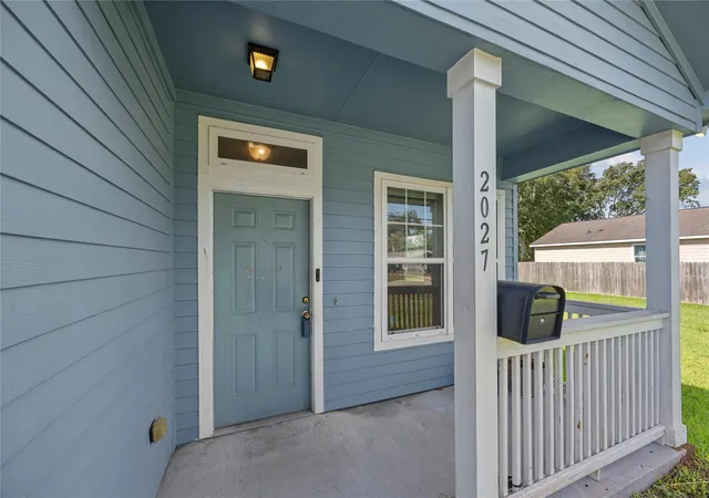 Photo 3 of Sale Pending at 2027 Rosalee St, La Marque, TX 77568 | MLS# 30930593 | Listing updated on 2026-10-03