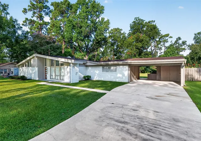 Photo 3 of Single family home for sale at 11619 Possum Holw Ln, Houston, TX 77065 | MLS# 32560465 | Listing updated on 2026-09-21