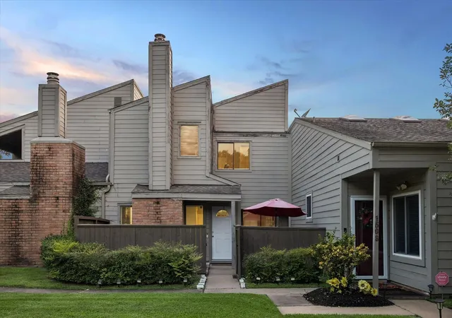 Photo 3 of Townhouse for sale at 1510 Prairie Grv Dr, Houston, TX 77077 | MLS# 12476933 | Listing updated on 2026-09-03