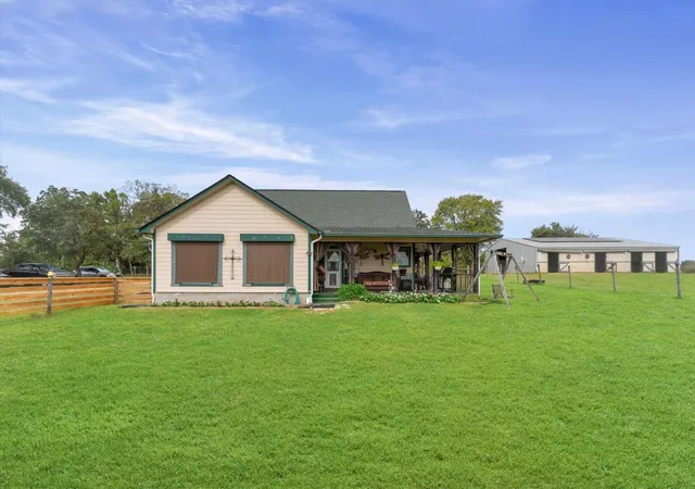 Photo 4 of Sale Pending at 29381 Highway 6, Hempstead, TX 77445 | MLS# 10511050 | Listing updated on 2026-09-09
