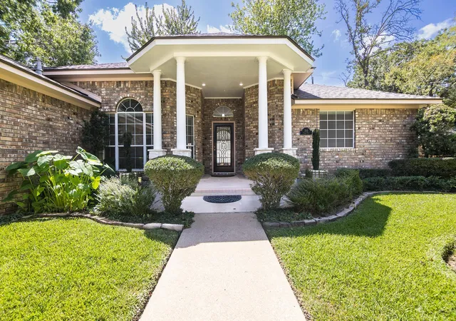 Single family home for sale at 104 Peach Tree St, Huntsville, TX 77320 | MLS# 82785524