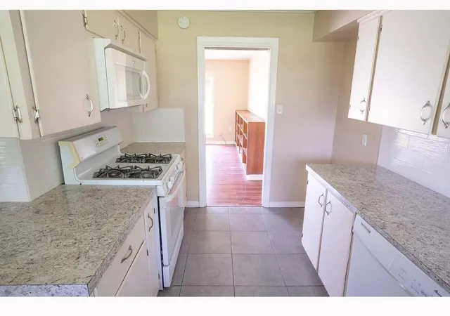 Photo 3 of Sale Pending at 117 Lazy Ln, Lake Jackson, TX 77566 | MLS# 39787949 | Listing updated on 2026-09-22