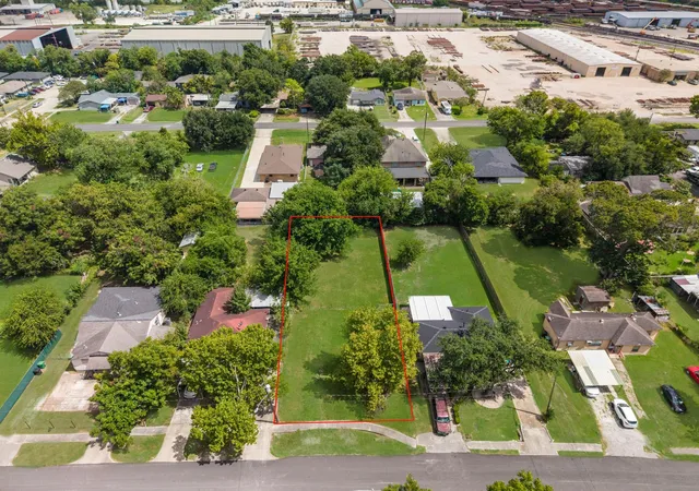 Photo 3 of Sale Pending at 0 Englewood St, Houston, TX 77026 | MLS# 97018003 | Listing updated on 2026-10-07