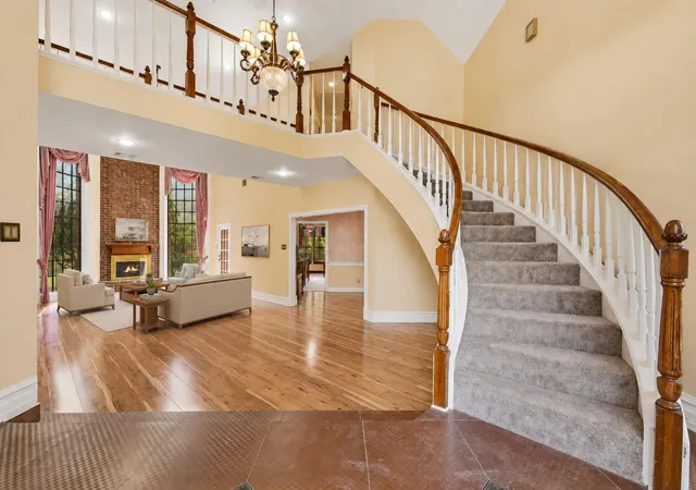 Photo 4 of Single family home for sale at 13903 Wilde Forest Ct, Sugar Land, TX 77498 | MLS# 98477105 | Listing updated on 2026-10-07