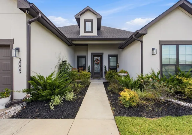 Photo 3 of Single family home for sale at 3009 Wolfpack Loop, Bryan, TX 77808 | MLS# 5724701 | Listing updated on 2026-09-20
