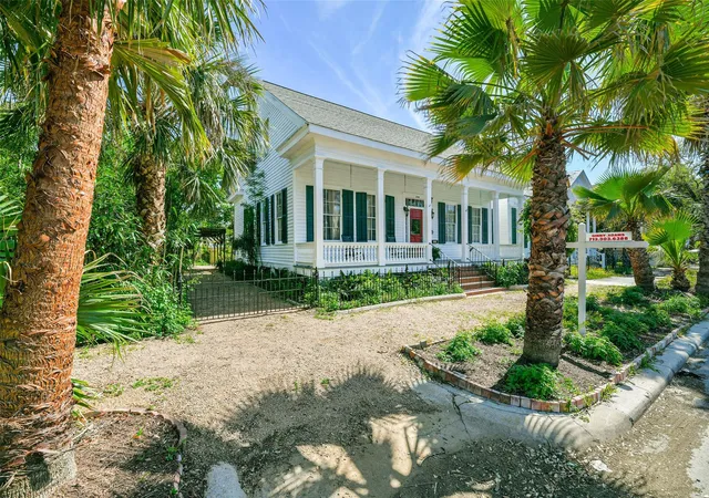 Photo 1 of Single family home for sale at 1309 Broadway St, Galveston, TX 77550 | MLS# 97476525 | Listing updated on 2026-09-20