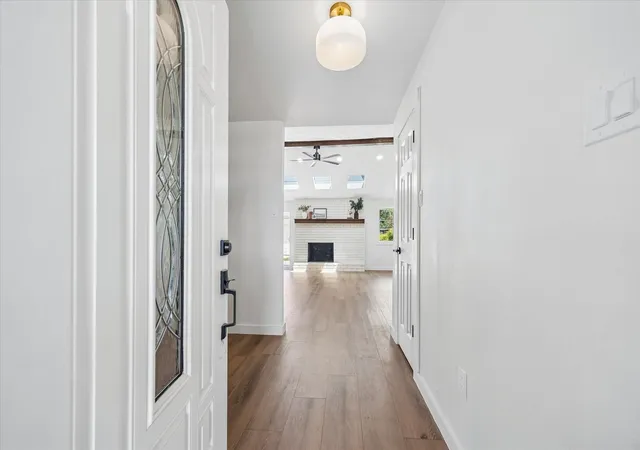 Photo 3 of Single family home for sale at 10618 Wickersham Ln, Houston, TX 77042 | MLS# 74662698 | Listing updated on 2026-09-19