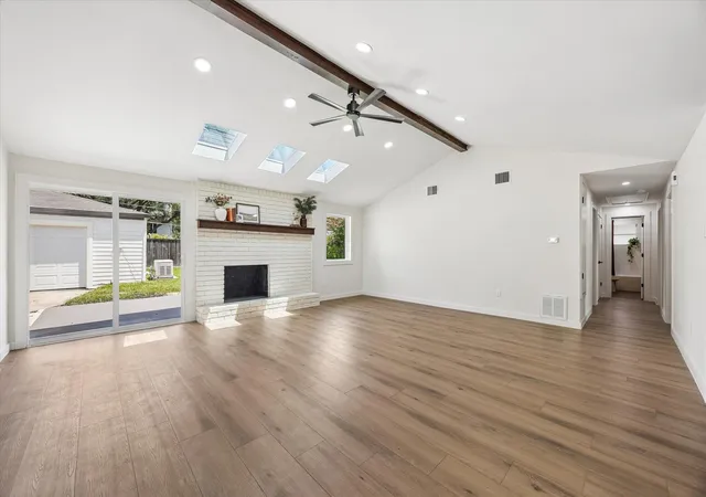 Photo 4 of Single family home for sale at 10618 Wickersham Ln, Houston, TX 77042 | MLS# 74662698 | Listing updated on 2026-09-19