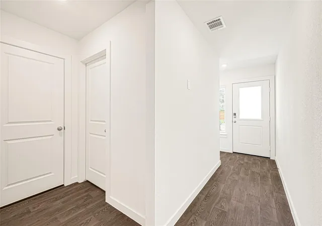 Photo 3 of Single family home for sale at 6847 Cyn Breeze Dr, Rosenberg, TX 77471 | MLS# 87316983 | Listing updated on 2026-10-07