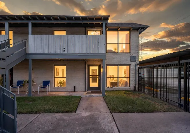 Condo for sale at 4500 Sherwood Ln #31, Houston, TX 77092 | MLS# 72567726
