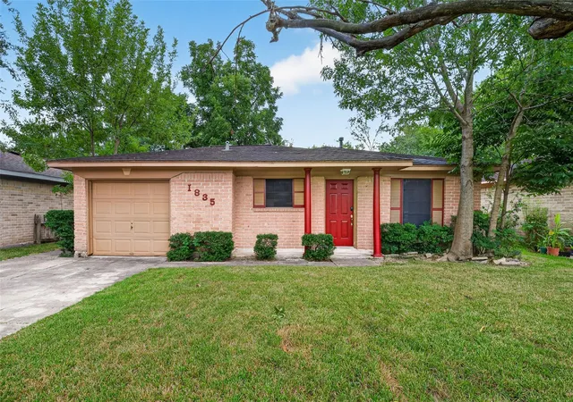 Photo 1 of Single family home for sale at 1835 Wren Dr, League City, TX 77573 | MLS# 76865560 | Listing updated on 2026-09-11