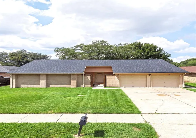 Photo 3 of Single family home for sale at 10015 Rustic Rock Rd, La Porte, TX 77571 | MLS# 6692378 | Listing updated on 2026-10-04