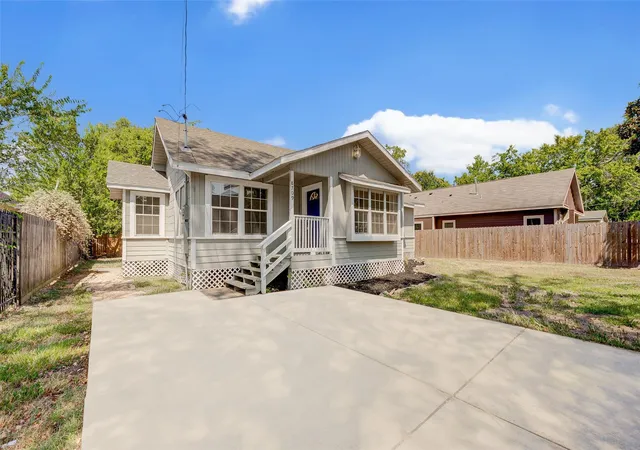 Photo 3 of Multi family home for sale at 8709 Knox St, Houston, TX 77088 | MLS# 74000238 | Listing updated on 2026-10-05
