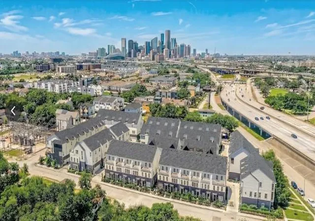 Photo 1 of Townhouse for sale at 739 Bringhurst St, Houston, TX 77020 | MLS# 92026753 | Listing updated on 2026-10-03