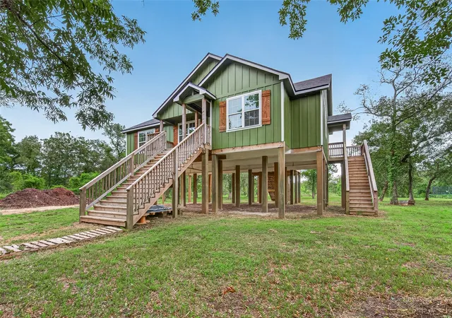 Photo 3 of Single family home for sale at 14720 Padre Ct, Needville, TX 77461 | MLS# 83502595 | Listing updated on 2026-09-23