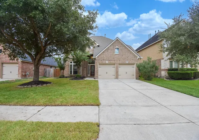 Photo 2 of Single family home for sale at 1334 Laura Hills Ln, Spring, TX 77386 | MLS# 11359961 | Listing updated on 2026-09-16