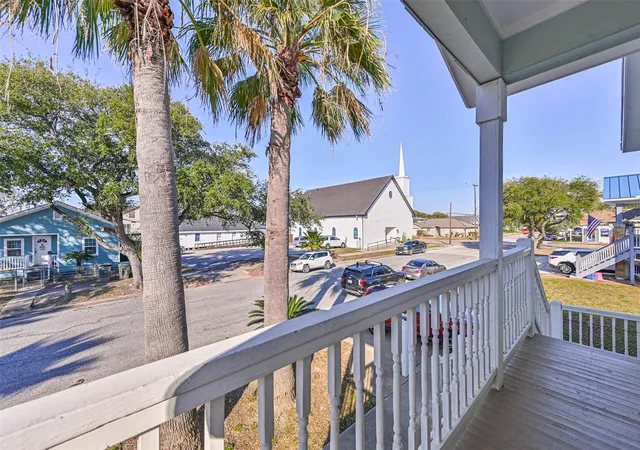 Photo 3 of Multi family home for sale at 5315 Ave R, Galveston, TX 77551 | MLS# 6396550 | Listing updated on 2026-09-17
