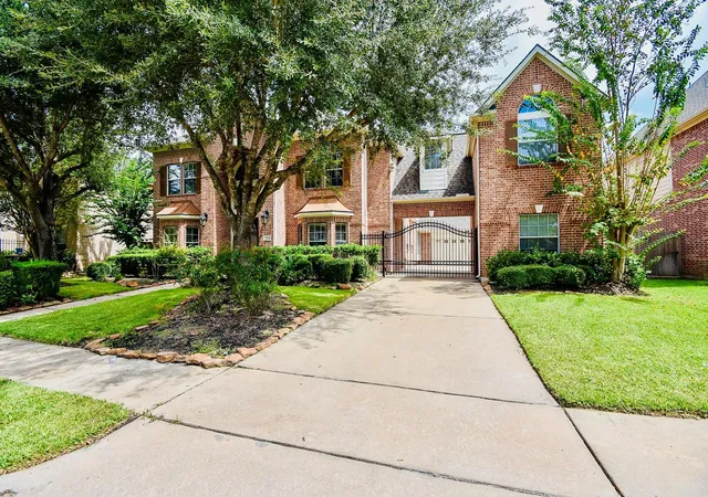 Photo 1 of Single family home for sale at 1611 Whitfield St, Sugar Land, TX 77479 | MLS# 46851663 | Listing updated on 2026-09-18