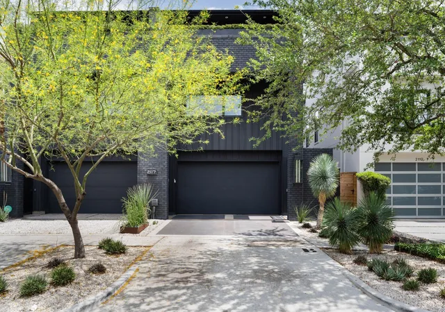 Photo 2 of Townhouse for sale at 2117 Elmen St #B, Houston, TX 77019 | MLS# 73954712 | Listing updated on 2026-09-11