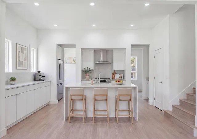 Photo 4 of Sale Pending at 310 W 9th Street, Houston, TX 77007 | MLS# 86623183 | Listing updated on 2026-09-20