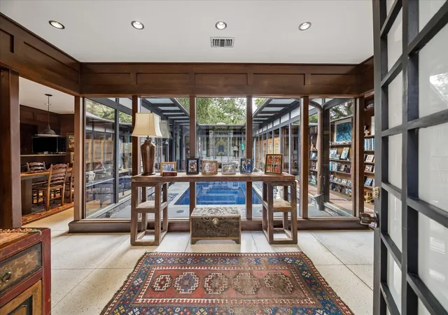 Photo 3 of Single family home for sale at 814 Wild Valley Rd, Houston, TX 77057 | MLS# 82384370 | Listing updated on 2026-10-03