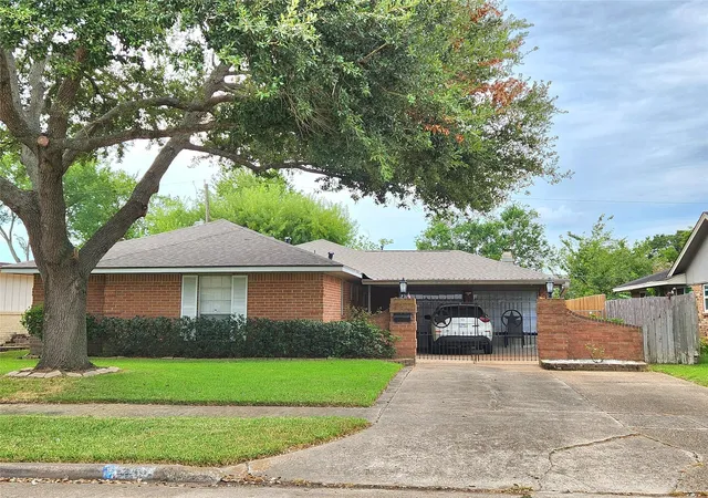 Single family home for sale at 9762 Rambling Trl, Houston, TX 77089 | MLS# 3798449