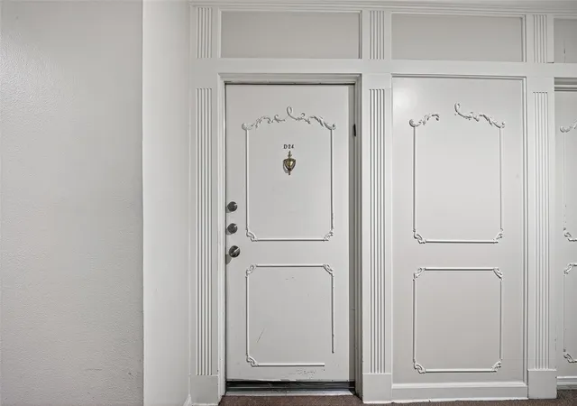Listing Photo 5 - Condo for sale in building located at 2600 Bellefontaine St Apt D24, Houston, TX 77025
