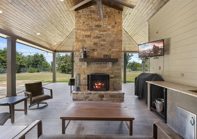 Photo 4 of Sale Pending at 19358 Moonlit Holw Loop, College Station, TX 77845 | MLS# 23005048 | Listing updated on 2026-09-19