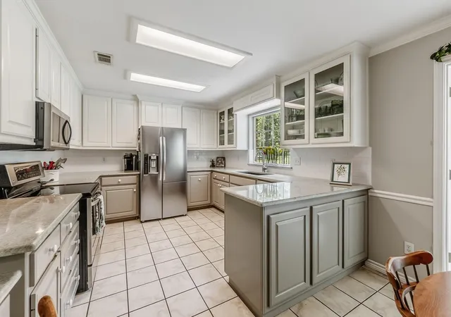 Sale Pending at 1900 Camellia Dr, Huntsville, TX 77340 | MLS# 92876033 | Listing updated on 2026-10-10