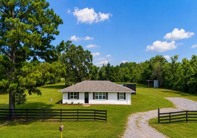 Photo 2 of Sale Pending at 1536 Fm 253 Rd, Buna, TX 77612 | MLS# 48779141 | Listing updated on 2026-10-03