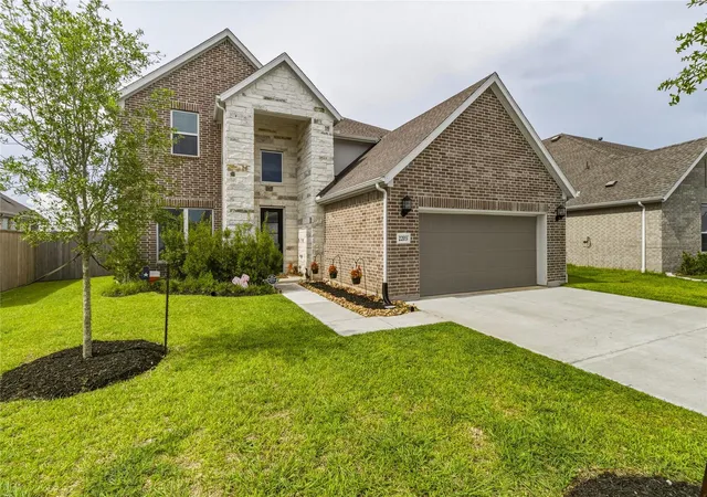 Photo 3 of Single family home for sale at 2203 Toyhill Fls Ln, League City, TX 77573 | MLS# 56790577 | Listing updated on 2026-10-04