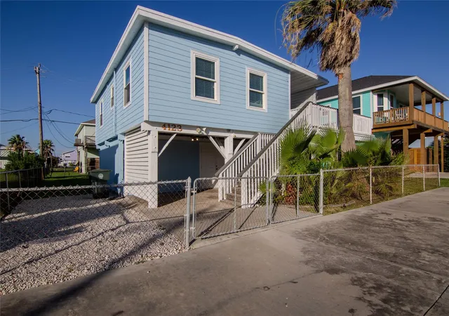 Photo 2 of Single family home for sale at 4123 Liberty Dr, Galveston, TX 77554 | MLS# 69329575 | Listing updated on 2026-09-17