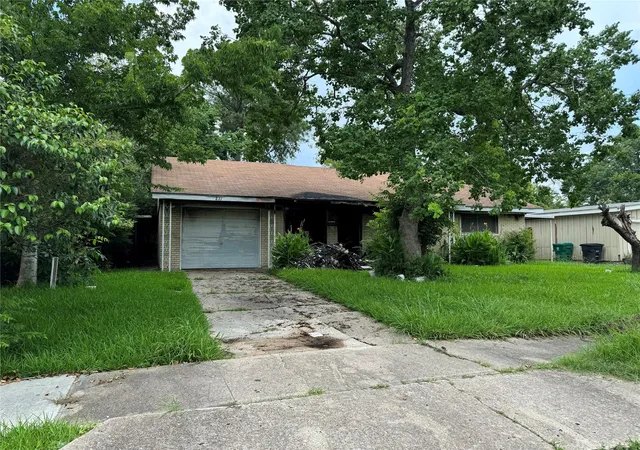 Photo 1 of Single family home for sale at 4211 Tavenor Ln, Houston, TX 77047 | MLS# 4711791 | Listing updated on 2026-09-24