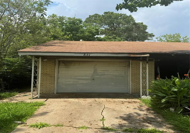 Photo 4 of Single family home for sale at 4211 Tavenor Ln, Houston, TX 77047 | MLS# 4711791 | Listing updated on 2026-09-24