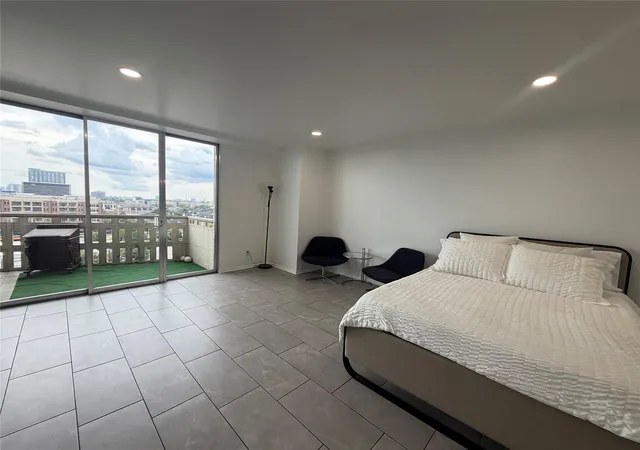 Condo for sale at 2016 Main St #916, Houston, TX 77002 | MLS# 64319485