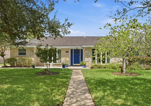 Photo 1 of Single family home for sale at 1908 Acacia St, League City, TX 77573 | MLS# 96911697 | Listing updated on 2026-10-06