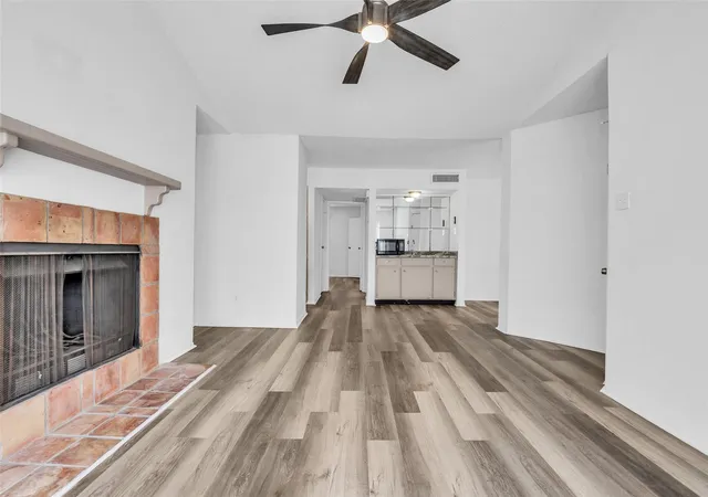 Photo 2 of Condo for sale at 6701 Sands Point Dr Dr #78, Houston, TX 77074 | MLS# 94908337 | Listing updated on 2026-09-08