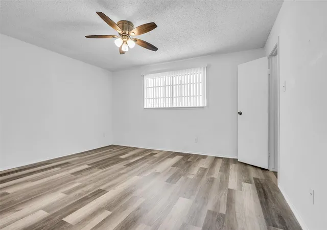 Photo 3 of Condo for sale at 6701 Sands Point Dr Dr #78, Houston, TX 77074 | MLS# 94908337 | Listing updated on 2026-09-08
