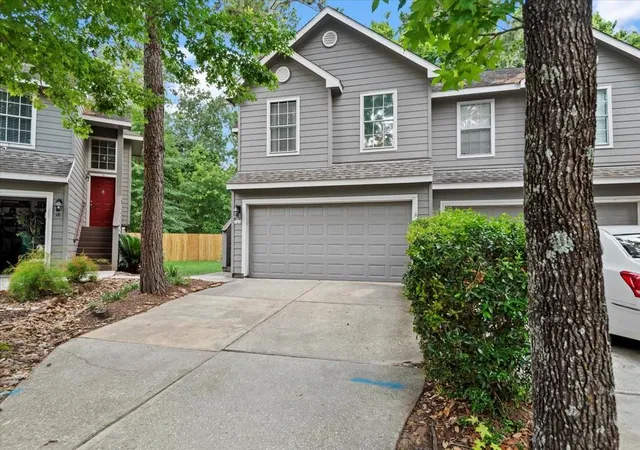 Photo 2 of Townhouse for sale at 14 Yarrow Ct, Spring, TX 77382 | MLS# 11411954 | Listing updated on 2026-09-08